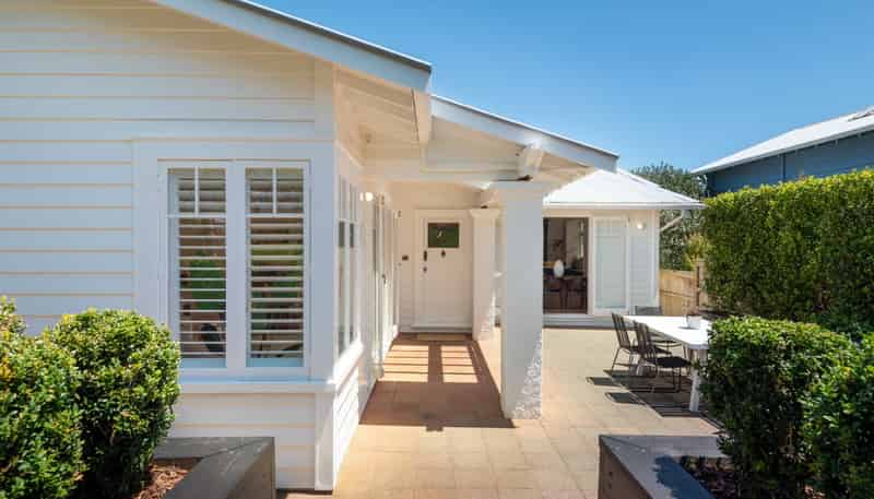 7B North Avenue, Narrow Neck