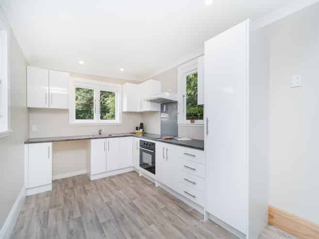 9 Weston Avenue, Roslyn