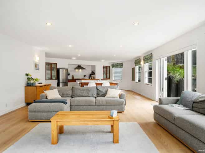 10 Blakewell Place, Beachlands