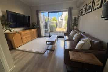 21 Kerewhenua Crescent, Hobsonville