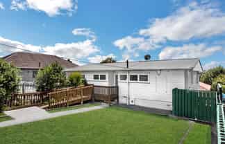 1/261 Don Buck Road, Massey