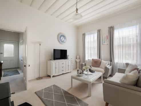 206 Kirkwood Street, THAMES