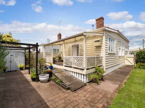 206 Kirkwood Street, THAMES