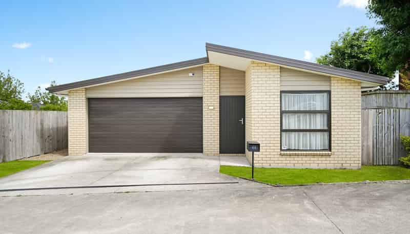 44 Benjamin Avenue, Rototuna North