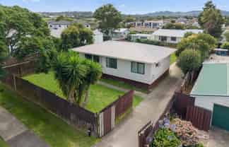 92 Shifnal Drive, Randwick Park