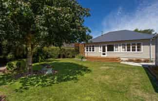 34 Pitcairn Crescent, Bryndwr