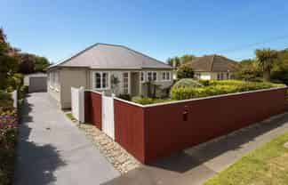 34 Pitcairn Crescent, Bryndwr