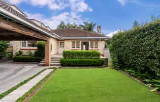 9 Sainsbury Road, Mount Albert