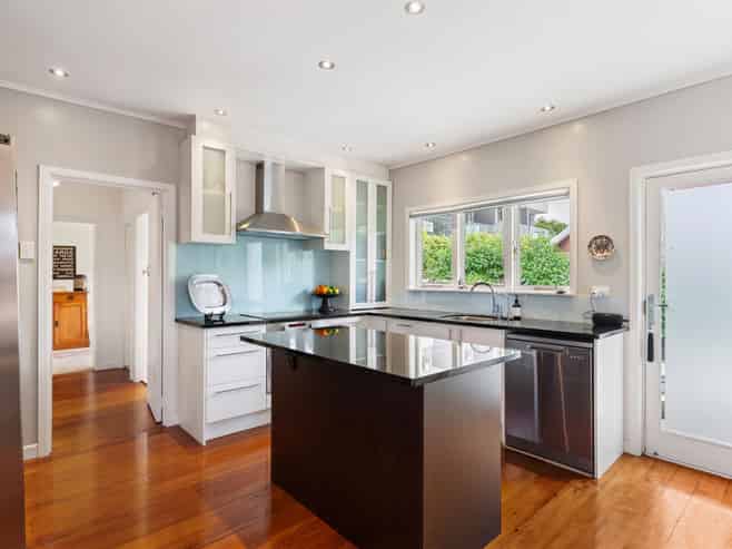 9 Sainsbury Road, Mount Albert