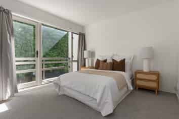 2/140 Waimairi Road, Ilam