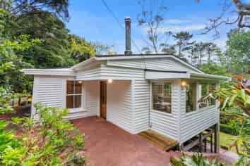 779 West Coast Road, Oratia