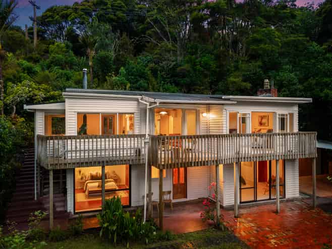 779 West Coast Road, Oratia