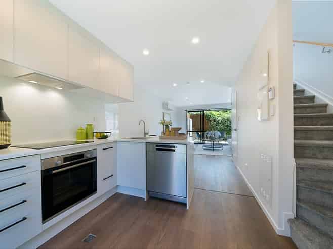 2E Milich Terrace, Te Atatu South