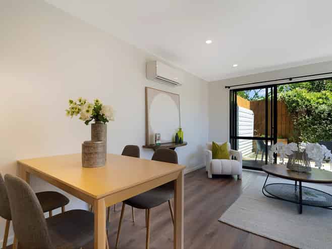 2E Milich Terrace, Te Atatu South