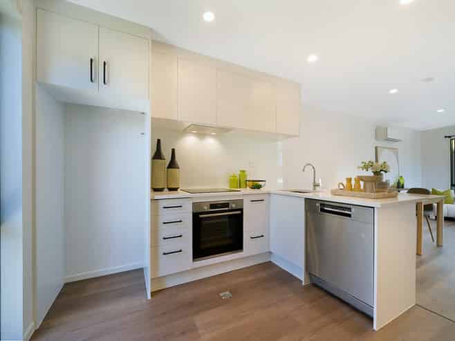 2E Milich Terrace, Te Atatu South