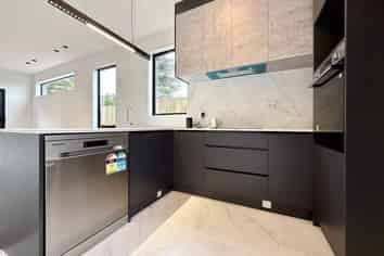 1-4/19 Cedar Heights Avenue, Massey