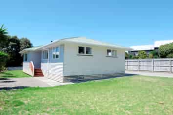 14 Campion Rd, Waikanae Beach