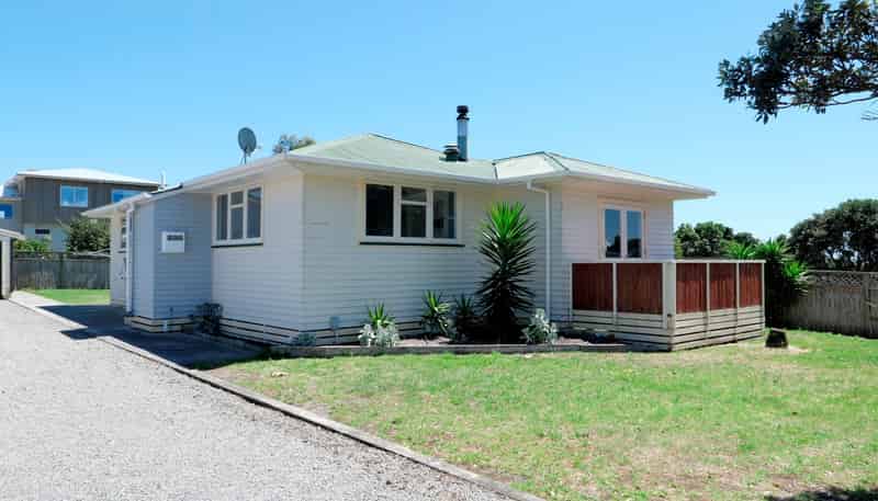 14 Campion Rd, Waikanae Beach