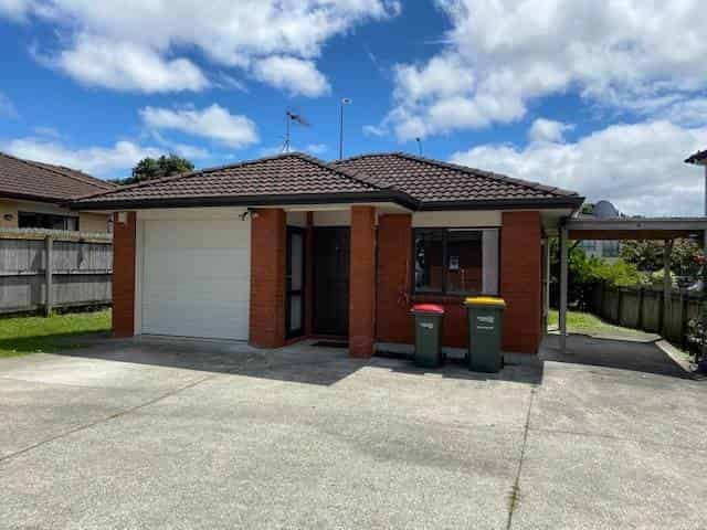 7A Liscooly Place, Flat Bush