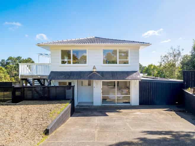34 Cyclarama Crescent, Massey