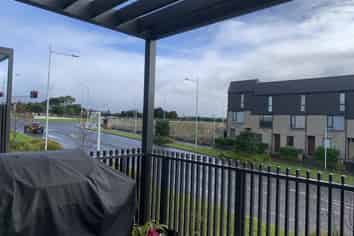 5/4 Matimati Place, Hobsonville