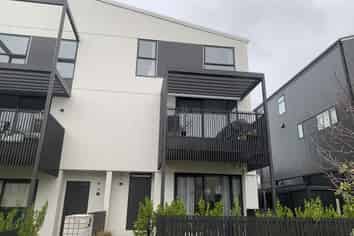 5/4 Matimati Place, Hobsonville