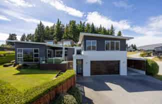 5 Pearce Place, Wanaka