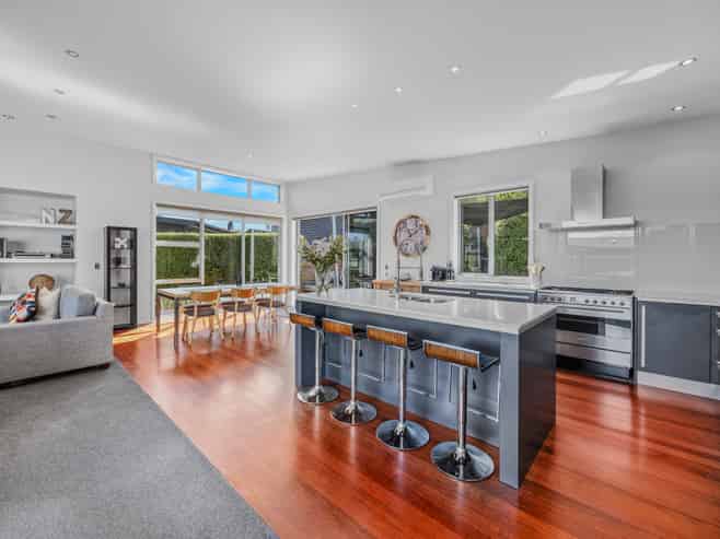 5 Pearce Place, Wanaka