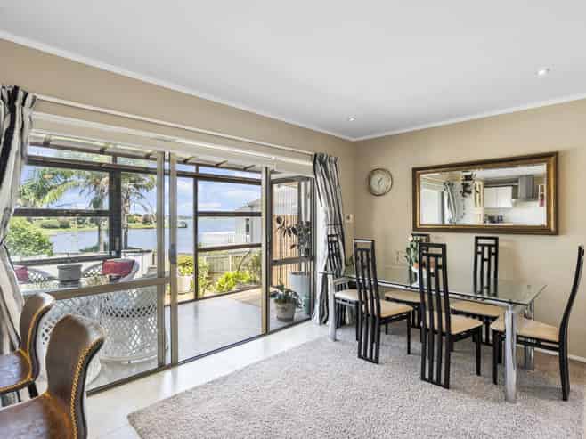 2/22 Bramley Drive, Farm Cove