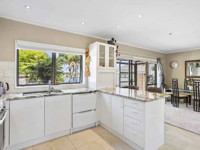 2/22 Bramley Drive, Farm Cove