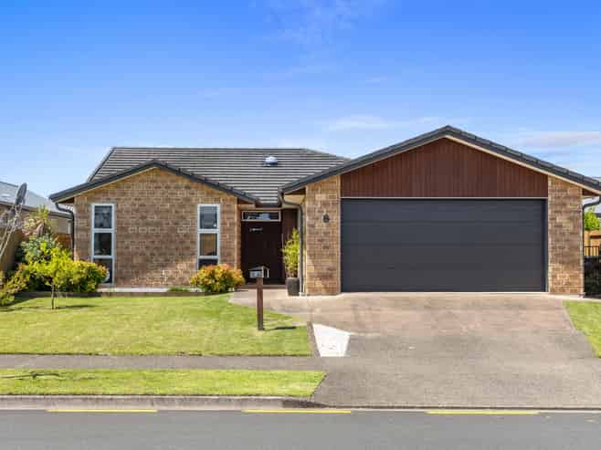 8 Tuaia Street, Pyes Pa