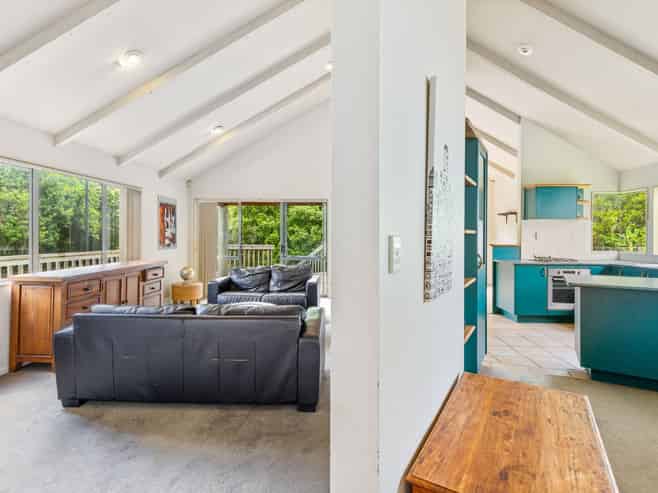 90A Atkinson Road, Titirangi