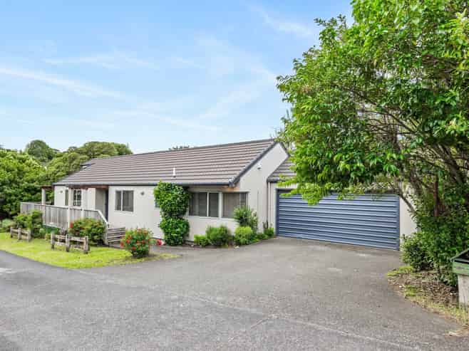 90A Atkinson Road, Titirangi