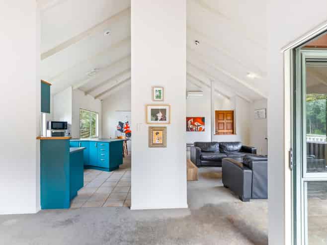 90A Atkinson Road, Titirangi