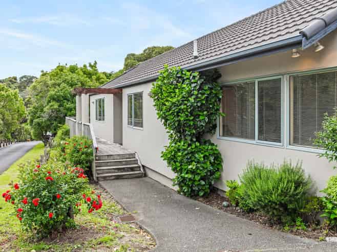 90A Atkinson Road, Titirangi