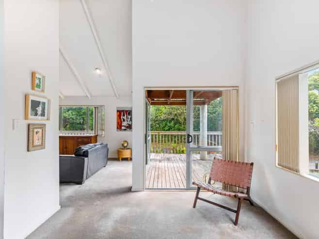 90A Atkinson Road, Titirangi