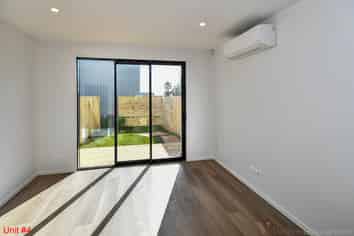 2/22 James Laurie Street, Henderson