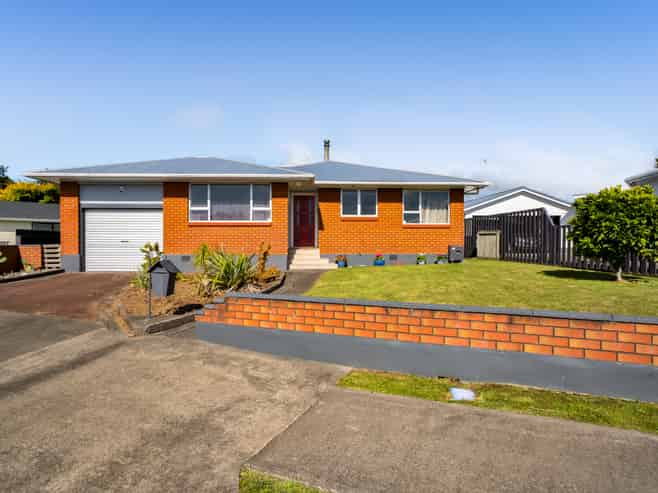 21 Montjoy Street, Stratford