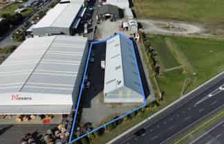 Large Warehouse with Yard Off Motorway