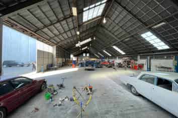 Large Warehouse with Yard Off Motorway