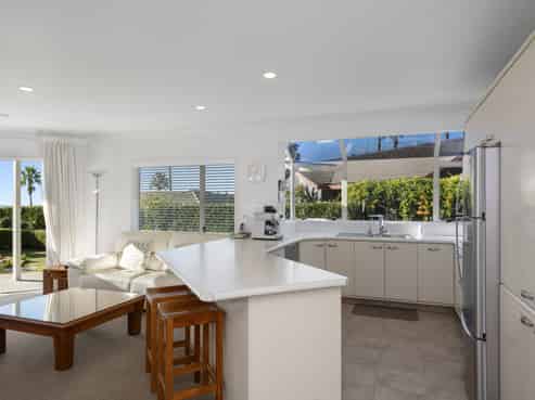 2/674 Ranginui Road, Welcome Bay