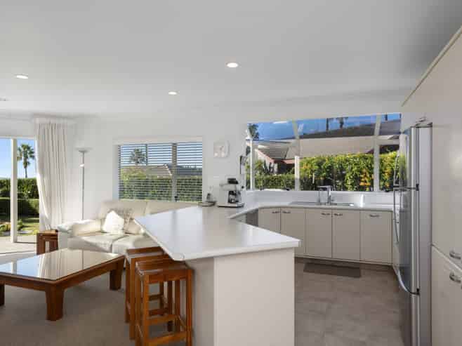 2/674 Ranginui Road, Welcome Bay