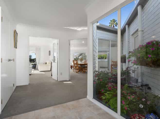 2/674 Ranginui Road, Welcome Bay