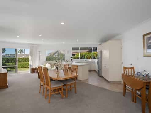 2/674 Ranginui Road, Welcome Bay