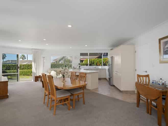 2/674 Ranginui Road, Welcome Bay