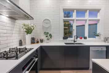 72 Hargest Crescent, Saint Clair