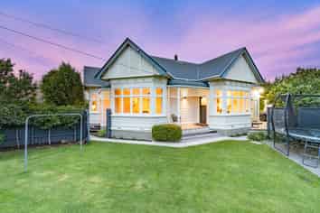 72 Hargest Crescent, Saint Clair