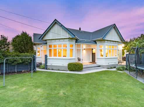 72 Hargest Crescent, Saint Clair