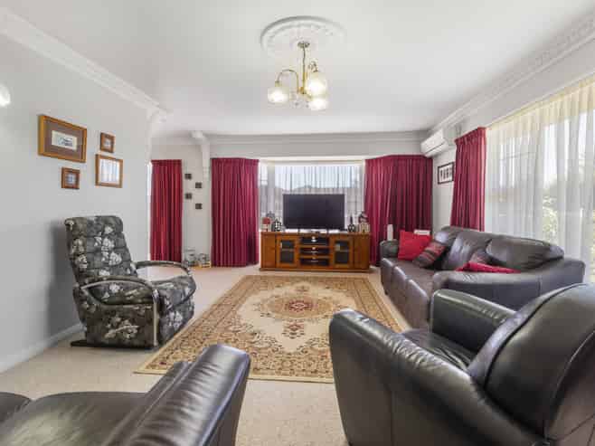 2 Webb Avenue, Levin