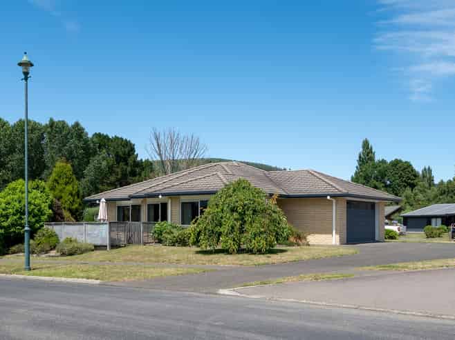 4 Lakemere Way, Kinloch